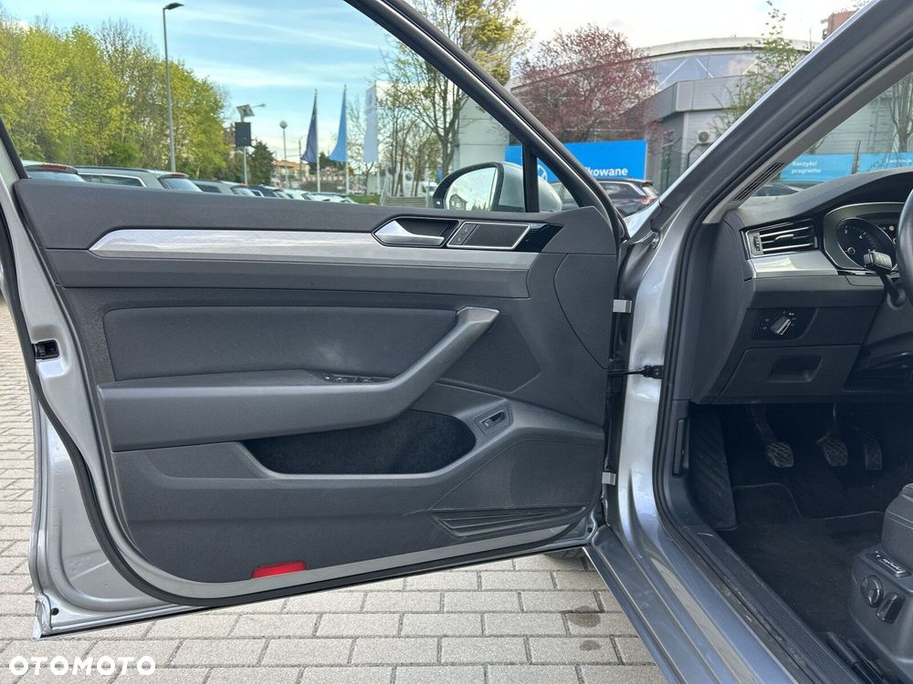 Volkswagen Passat Variant 2.0 TDI EVO Business - 10