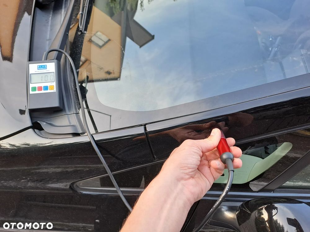 Toyota Prius (Hybrid) - 30