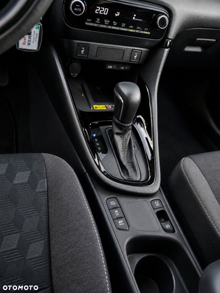 Toyota Yaris Hybrid 1.5 Style - 19