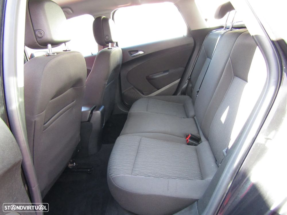 Opel Astra Sports Tourer - 8