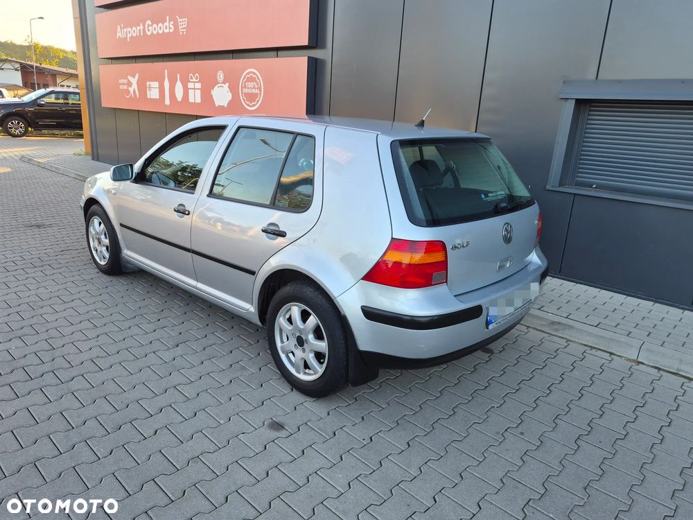 Volkswagen Golf 1.6 Basis - 1
