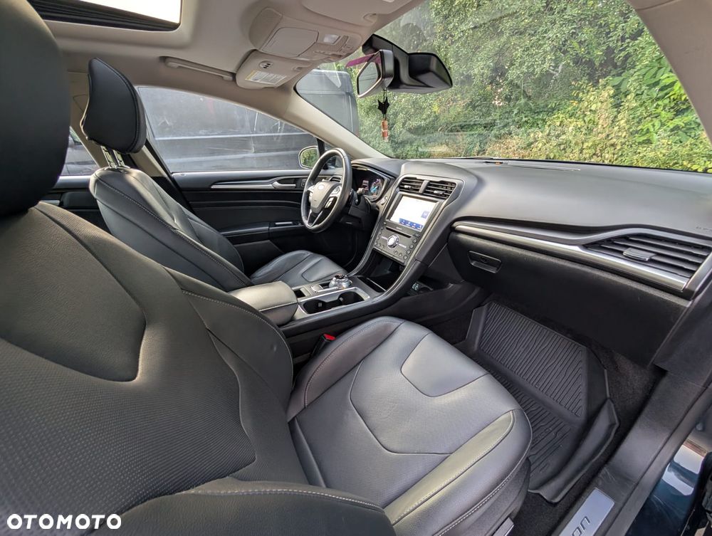 Ford Fusion - 26