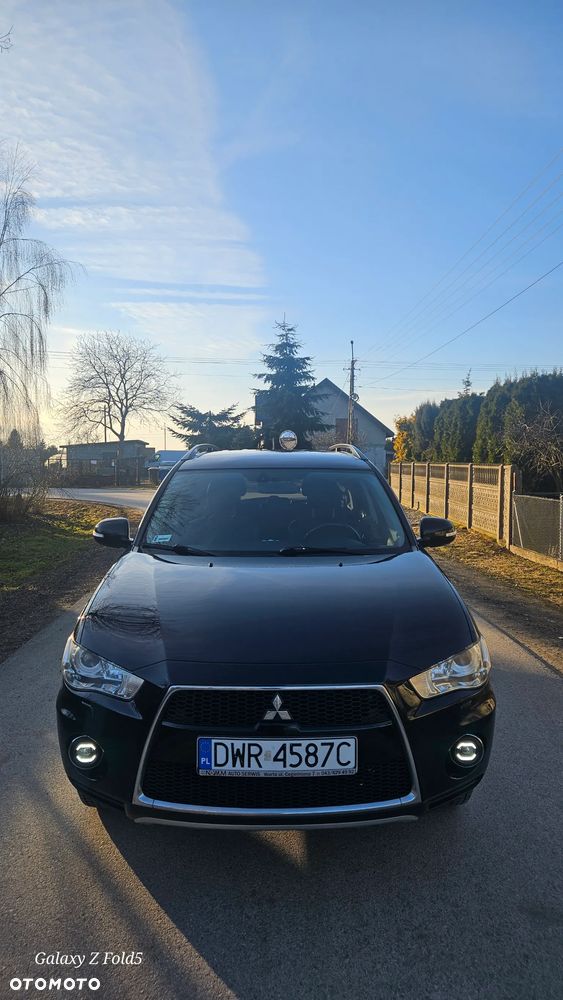 Mitsubishi Outlander - 1