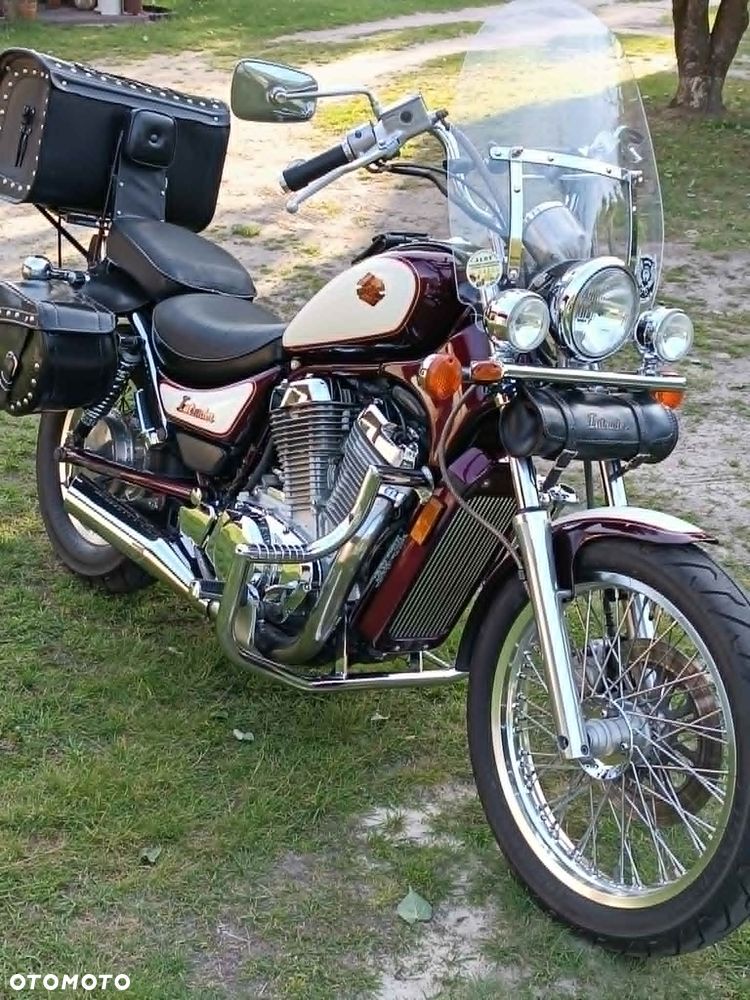 Suzuki Intruder - 1