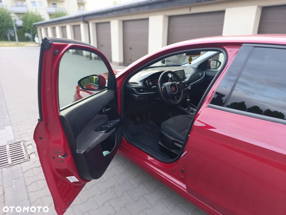 Fiat Tipo 1.4 16v Lounge EU6d - 10