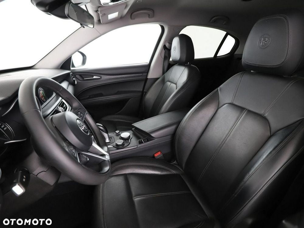 Alfa Romeo Stelvio 2.0 Turbo Q4 - 14