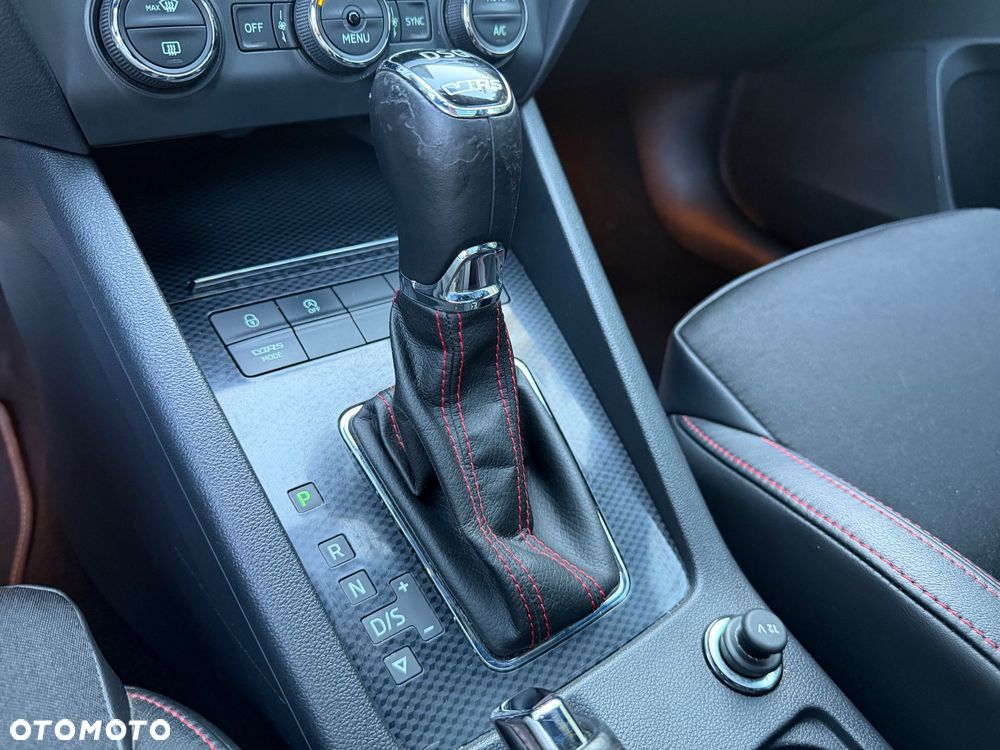 Skoda Octavia 2.0 TDI DSG RS - 26