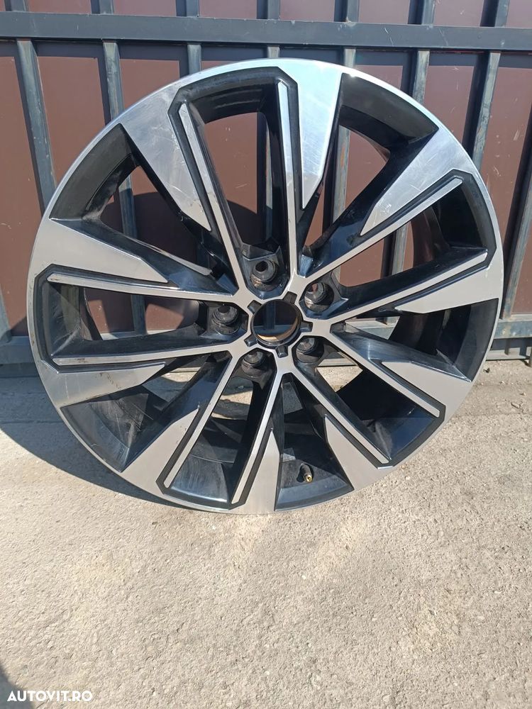 JANTA  ALIAJ R19 Renault Austral - 15