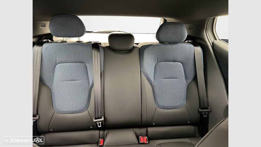 Volvo EX30 69 kWh Single Motor Extended Range Plus - 19