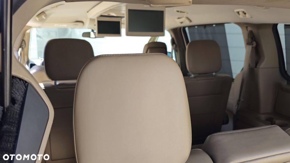 Chrysler Town & Country 3.6 Limited - 10