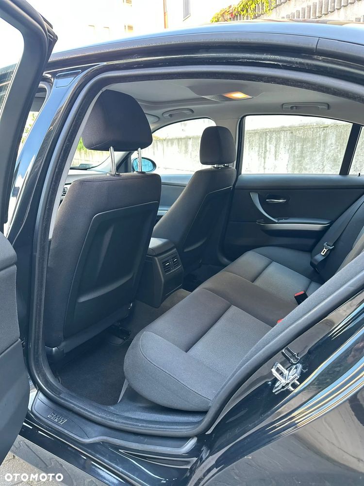 BMW Seria 3 320i - 26
