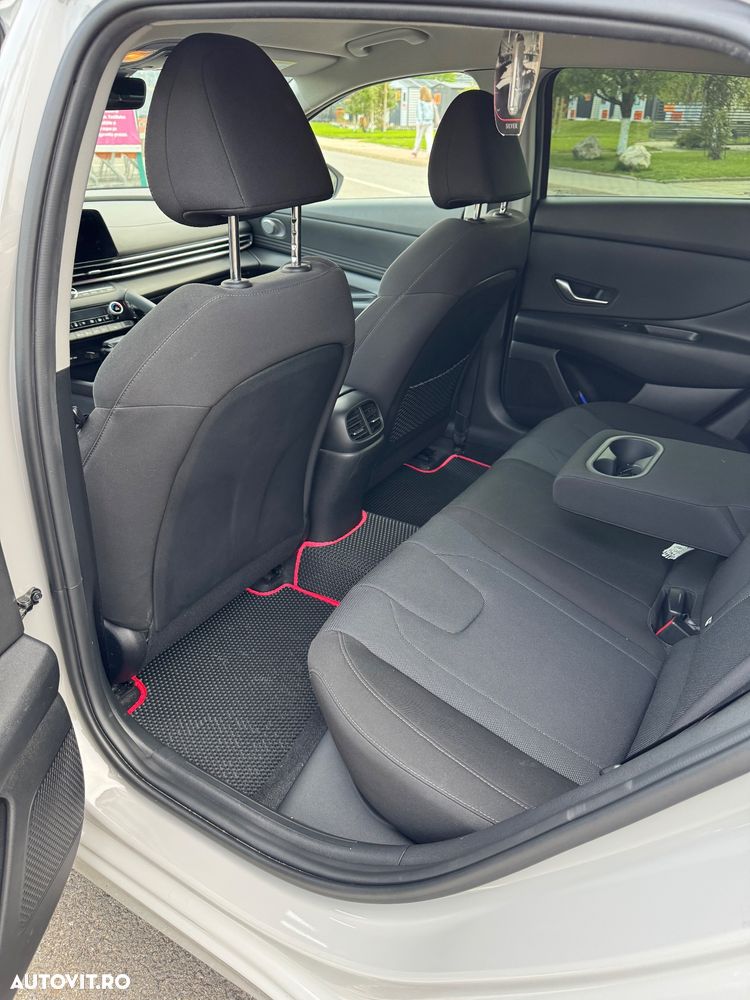 Hyundai Elantra 1.6 l 123 CP CVT Exclusive Navi - 10