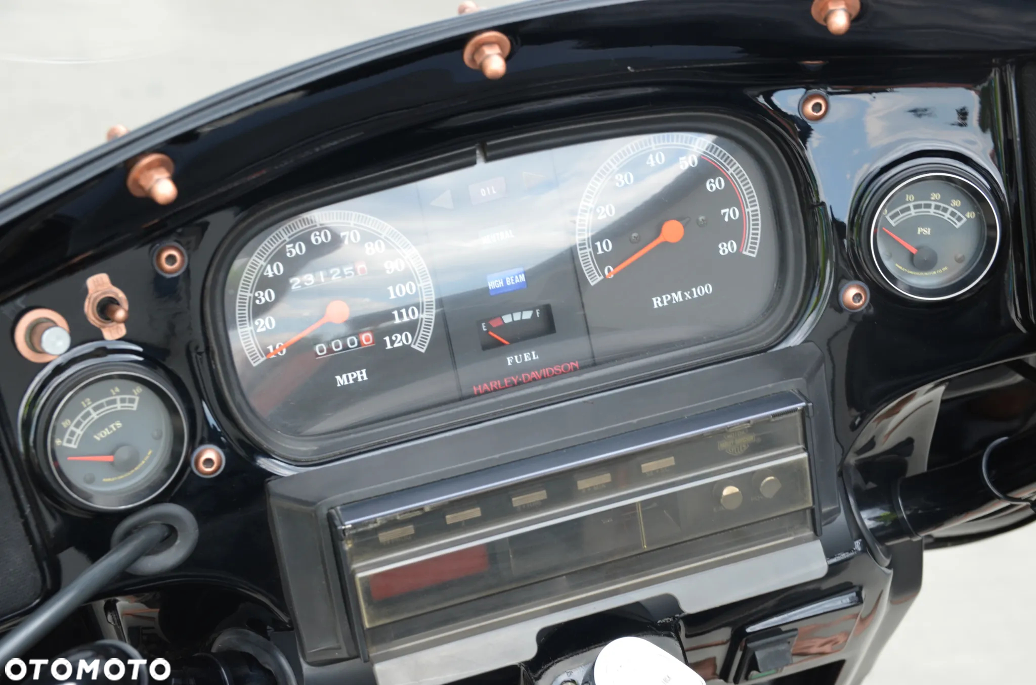 Harley-Davidson FLH Electra Glide - 19
