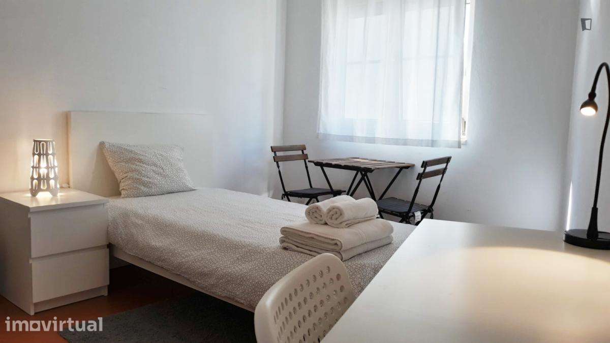 Quarto - localizado em Santos Lisbon - Grande imagem: 3/18
