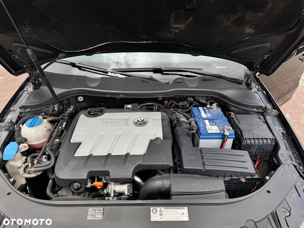 Volkswagen Passat 2.0 Blue TDI SCR Trendline - 14