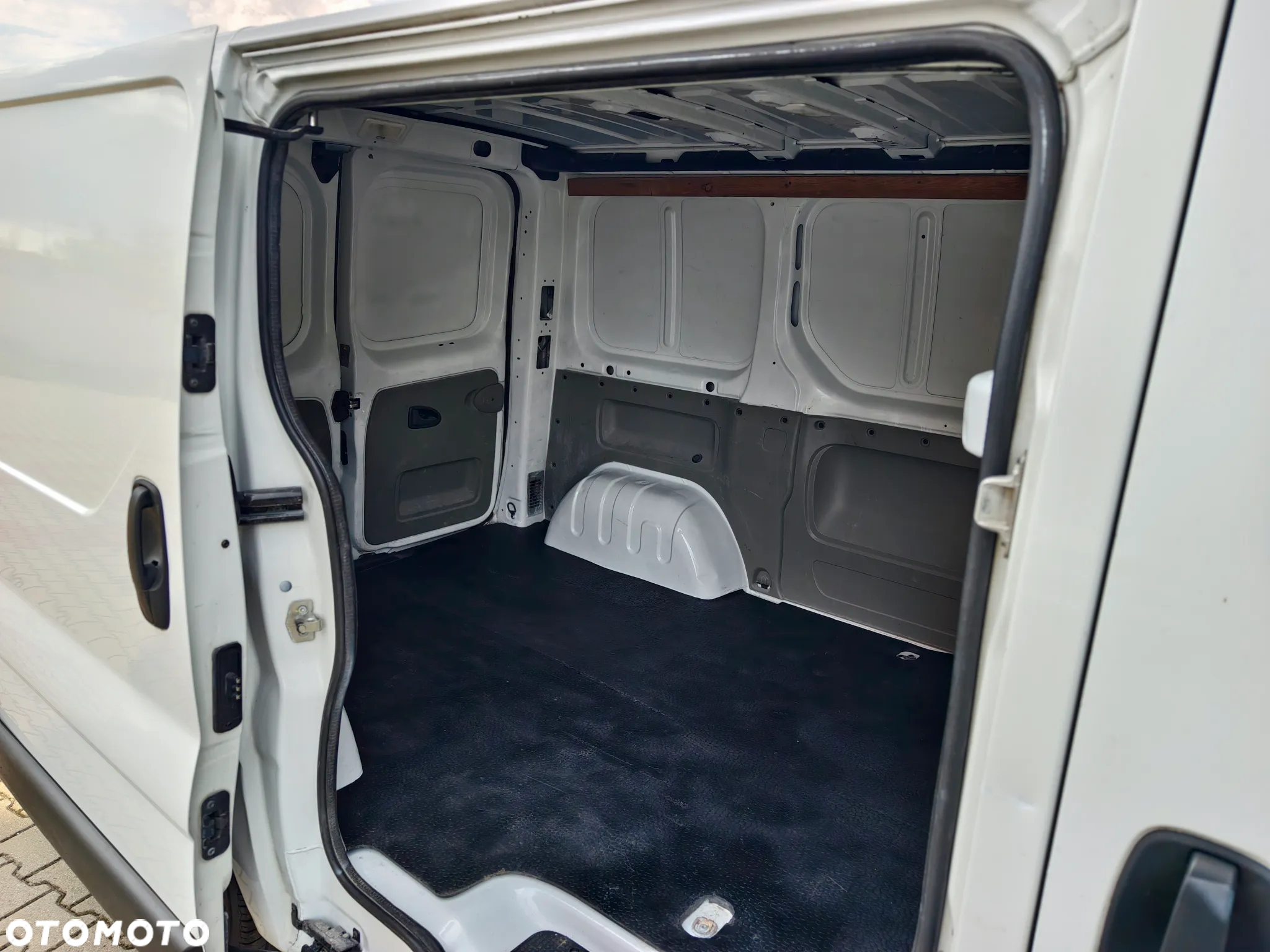 Renault Trafic - 13