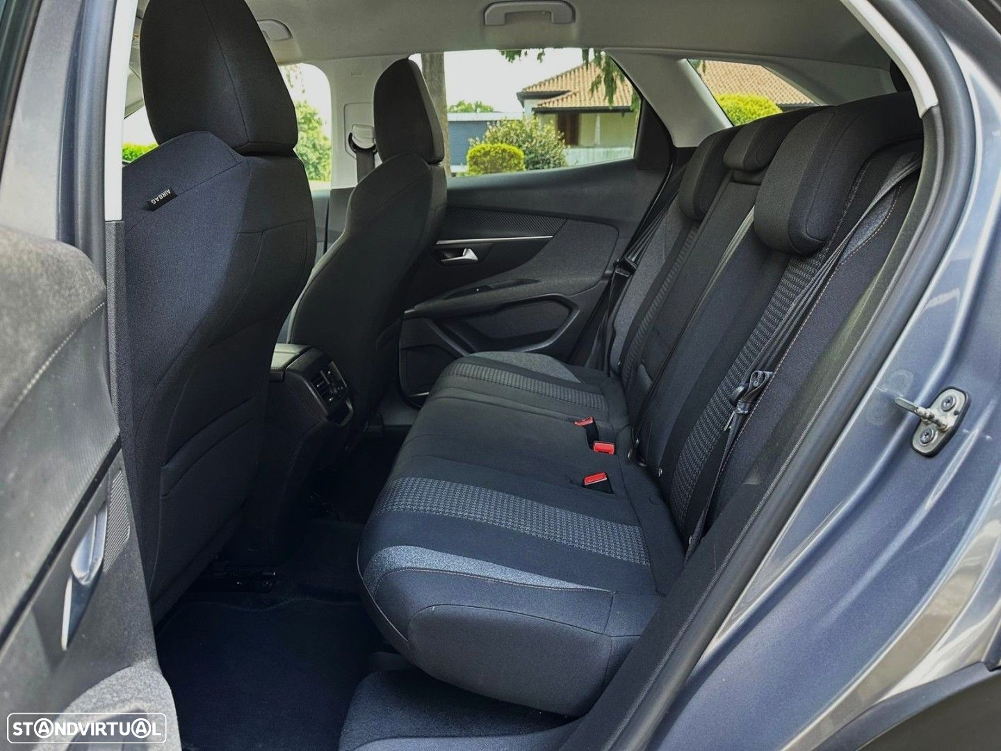 Peugeot 3008 1.5 BlueHDi Active - 11