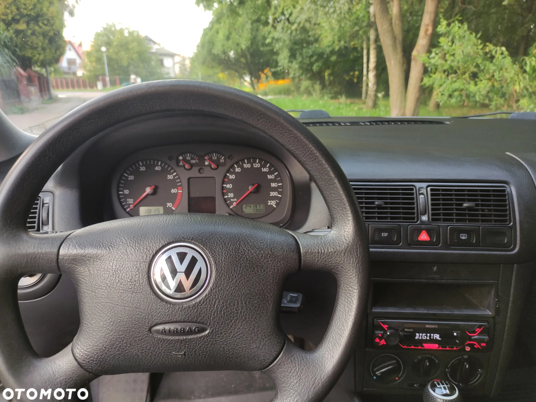 Volkswagen Golf - 9