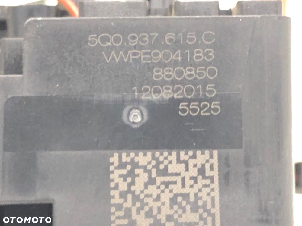 SKRZYNKA BEZPIECZNIKÓW - 45.00 PLN - SKODA OCTAVIA III (5E3, NL3, NR3) 2012 - 2022 1.6 TDI 81 kW - 4