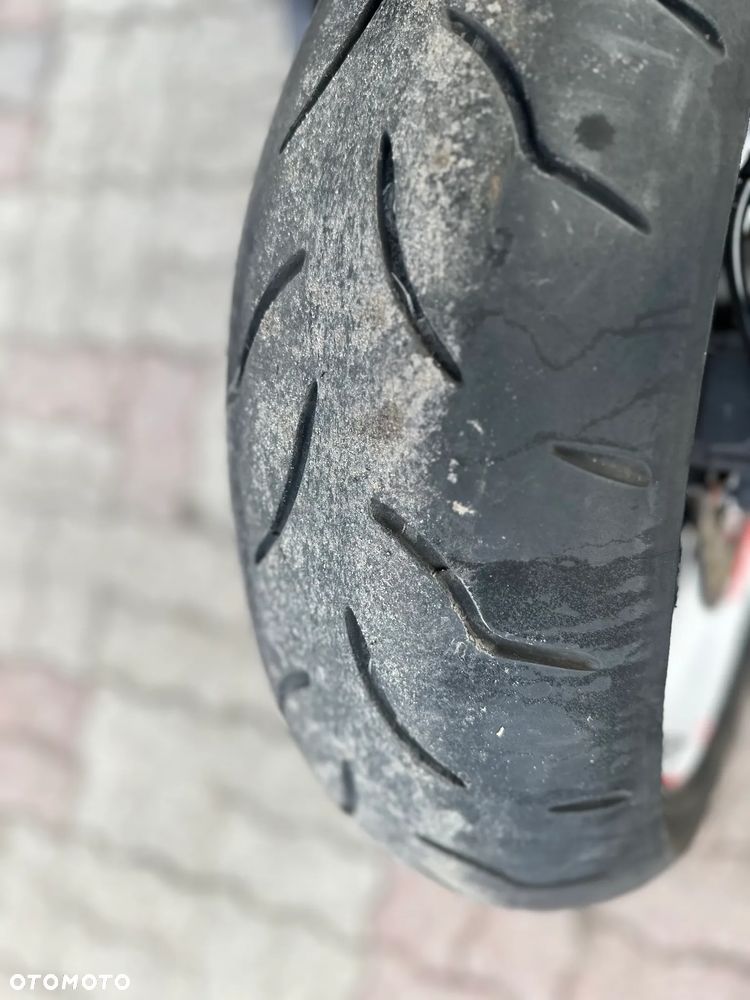 Suzuki GSX 1000 - 16
