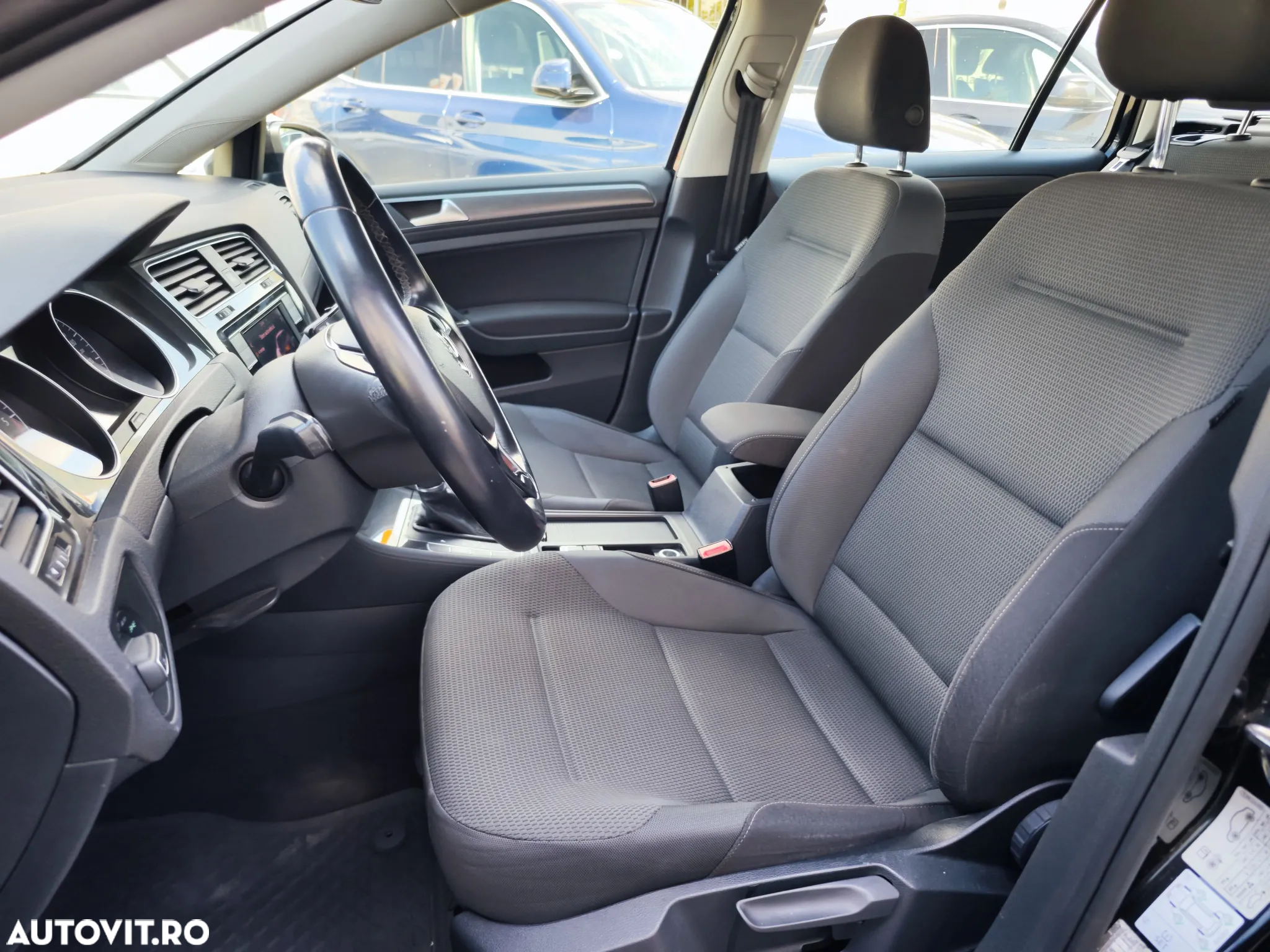 Volkswagen Golf 1.6 TDI DSG Comfortline - 11