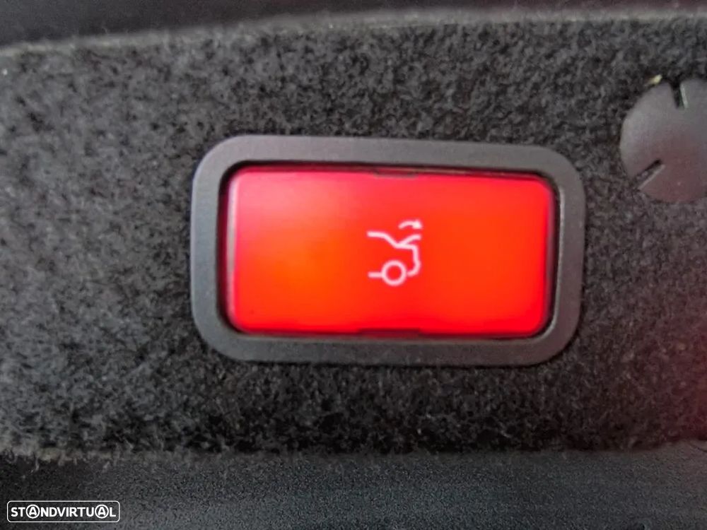 Mercedes-Benz C 300 BlueTEC Hybrid AMG Line - 27