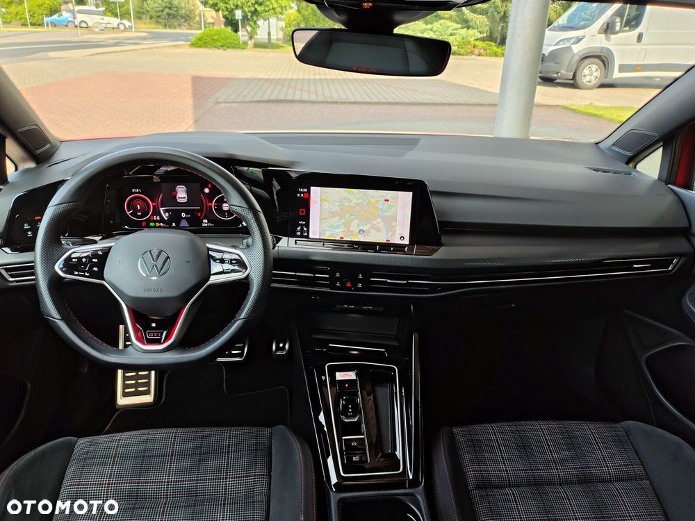 Volkswagen Golf - 25