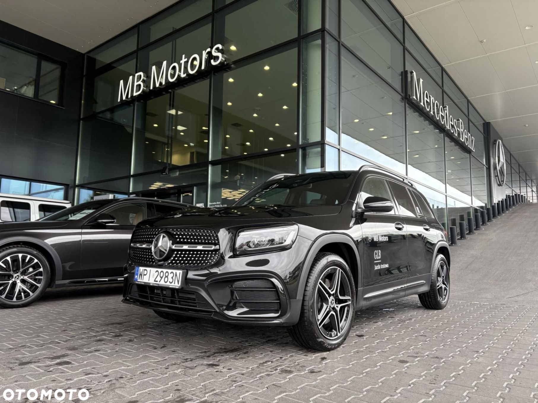 Mercedes-Benz GLB - 1