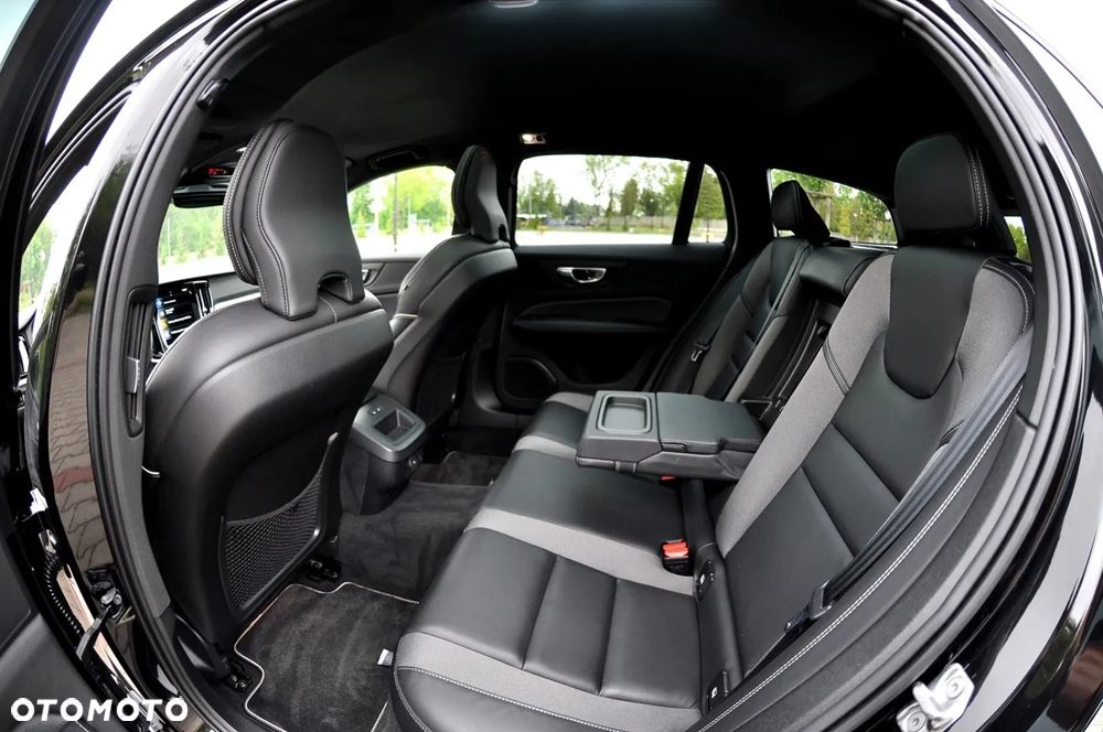 Volvo V60 B4 D R-Design - 15