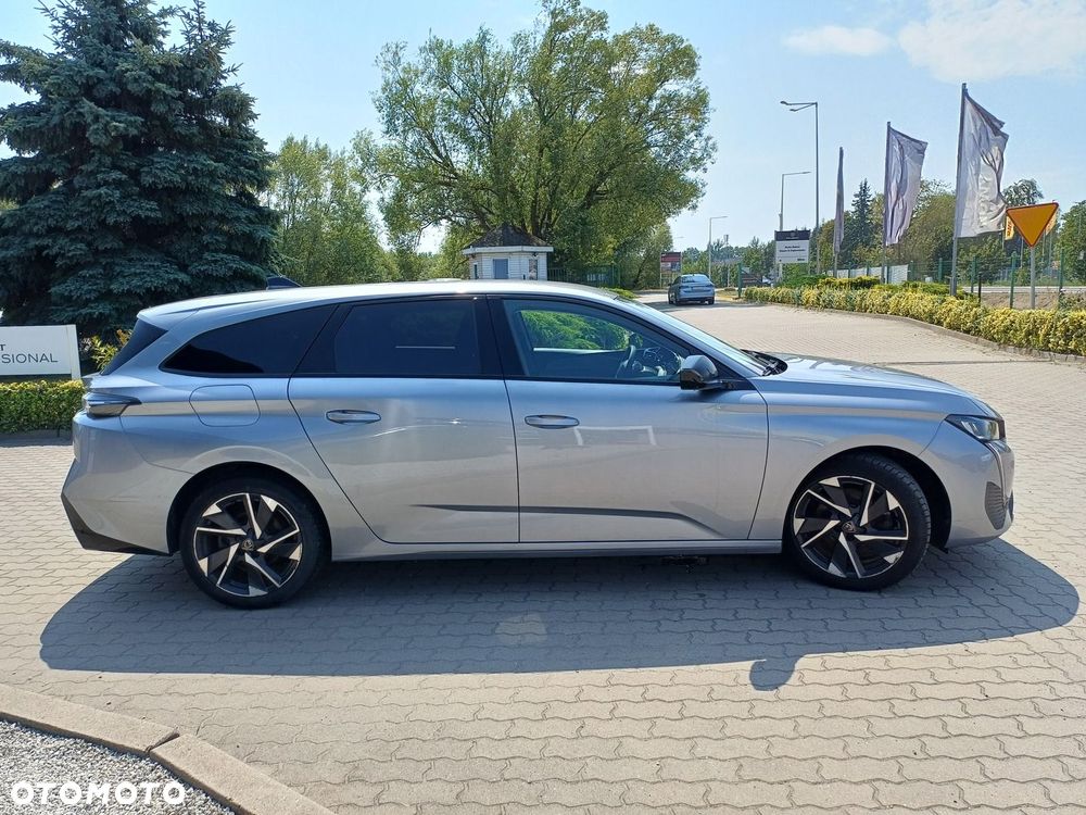 Peugeot 308 - 8