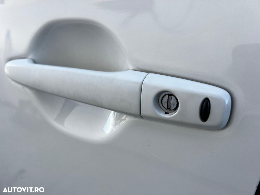 Mitsubishi Outlander 2.4 4WD - 12