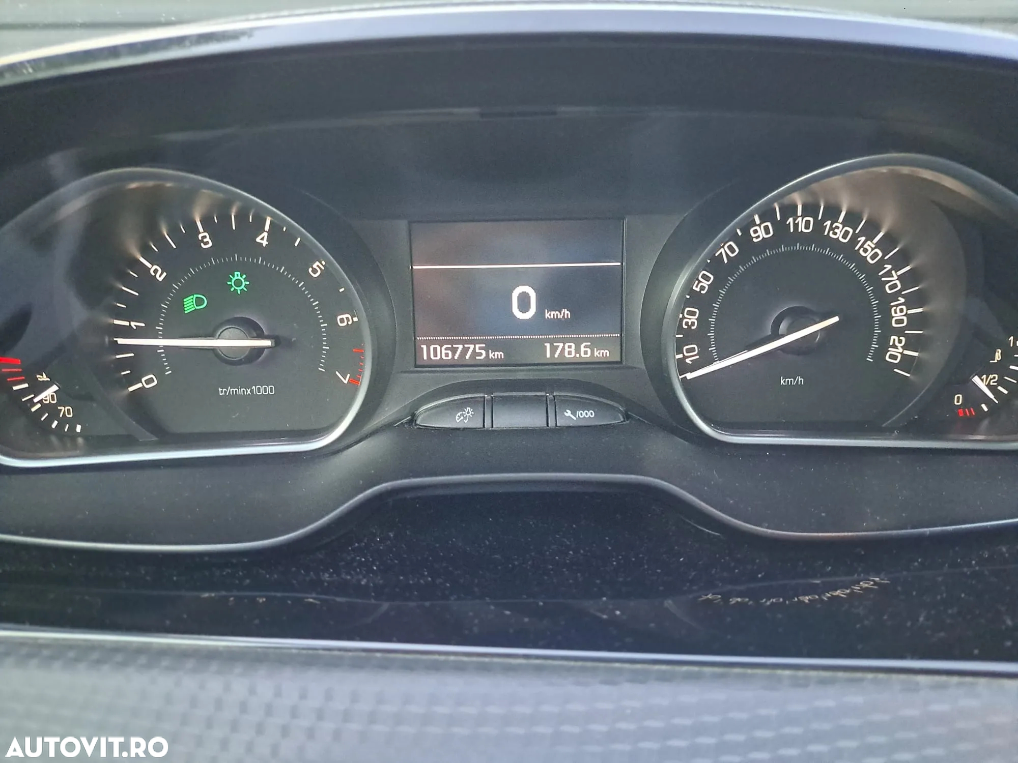 Peugeot 208 1.2 L PureTech Turbo Allure - 9