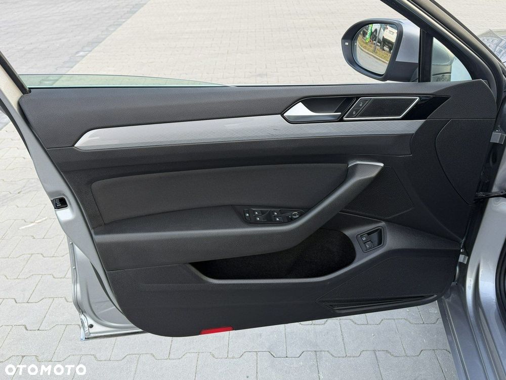Volkswagen Passat - 15