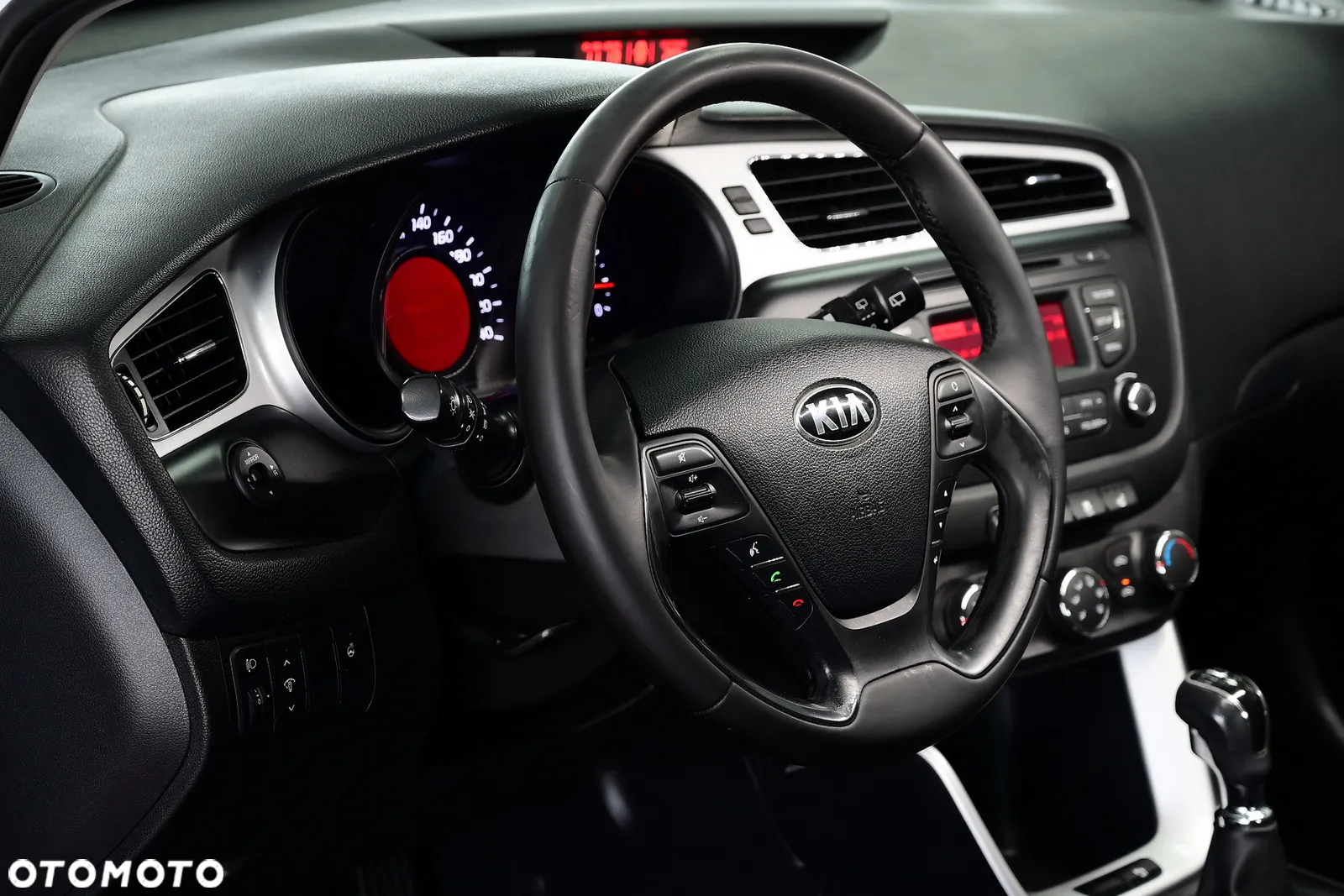 Kia Ceed - 24