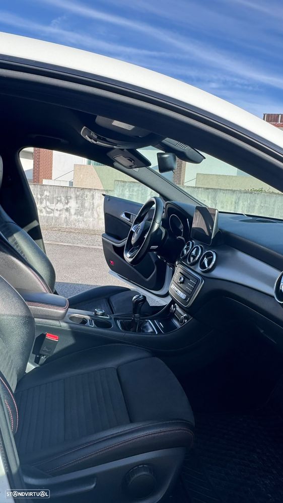 Mercedes-Benz CLA 180 AMG Line - 21
