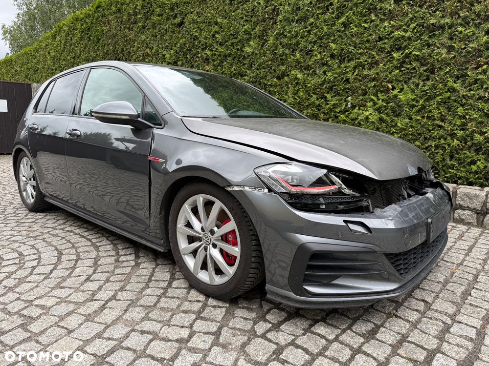 Volkswagen Golf - 35