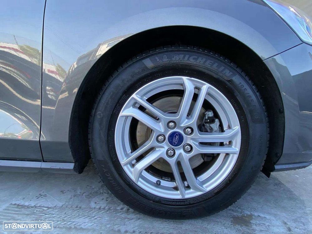 Ford Focus SW - 24