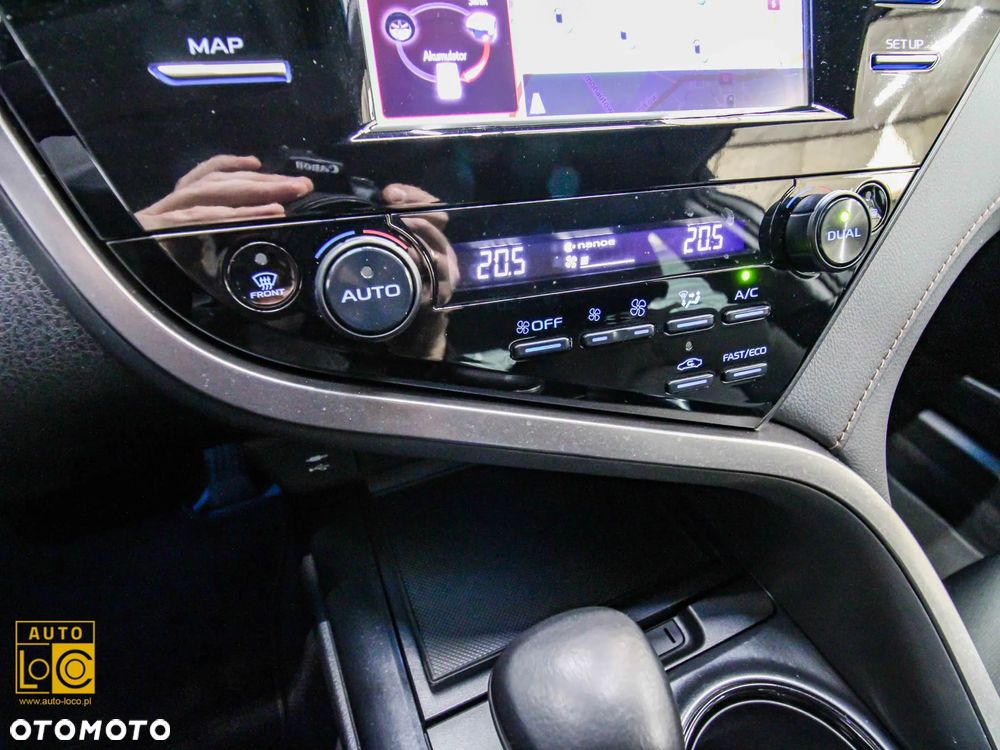 Toyota Camry 2.5 Hybrid Prestige CVT - 22