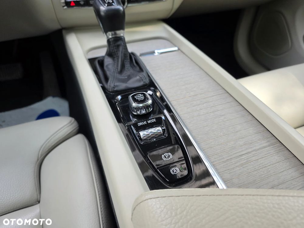 Volvo XC 60 T5 AWD Inscription - 19