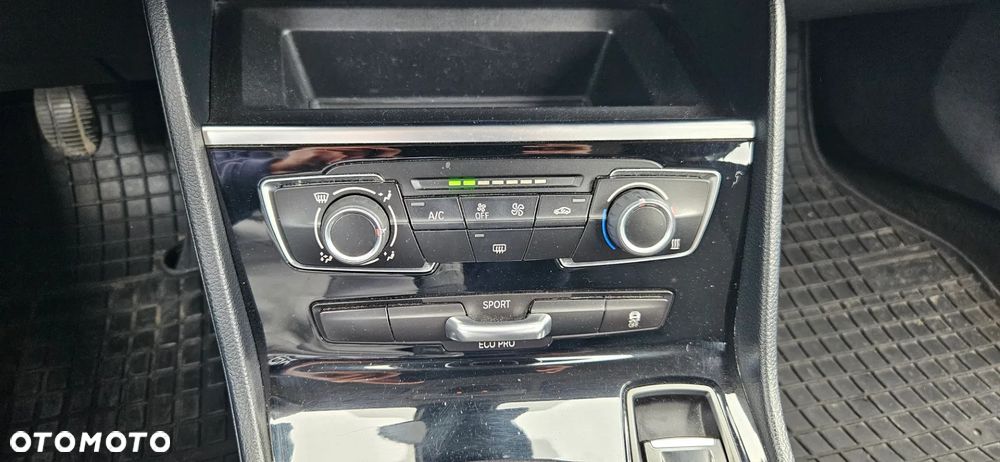 BMW Seria 2 216d - 29