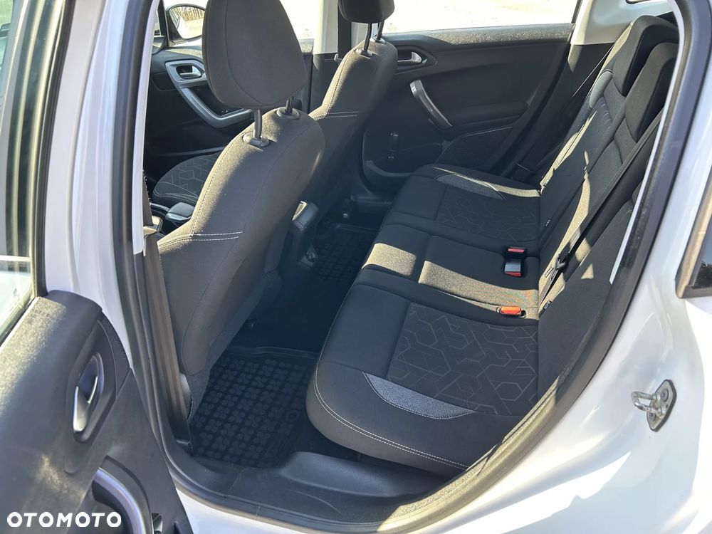 Peugeot 2008 1.5 BlueHDi Active S&S - 22