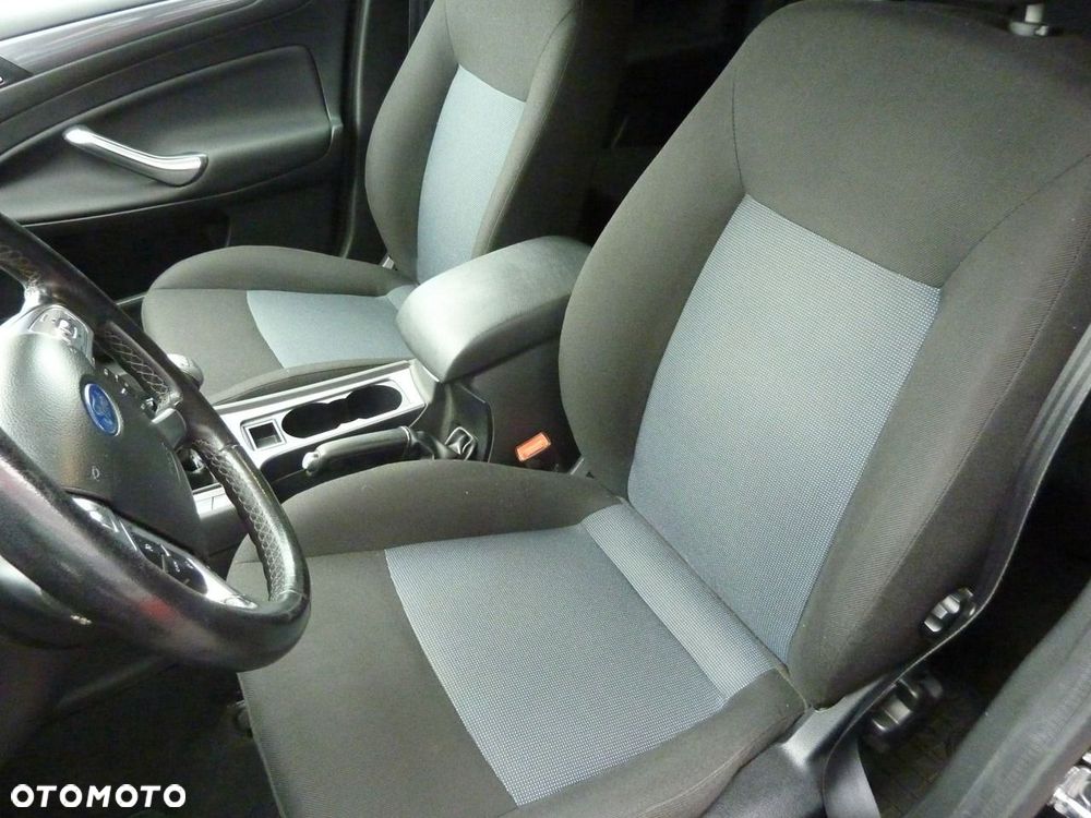 Ford Mondeo - 12