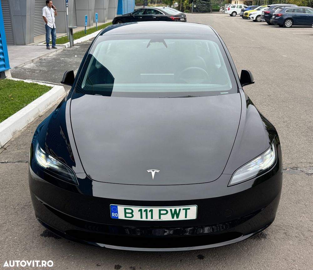 Tesla Model 3 - 4