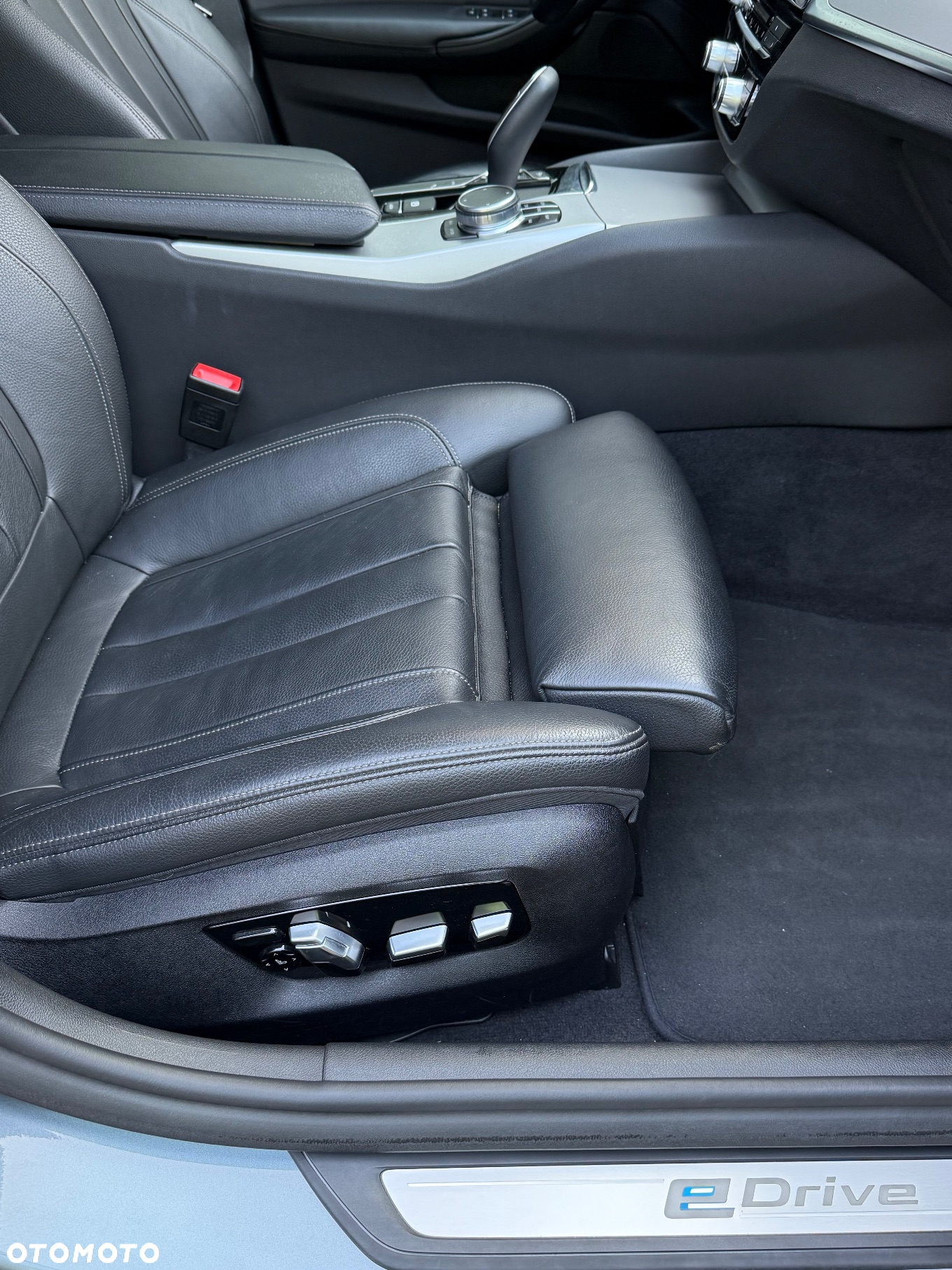 BMW Seria 5 530e sport - 29