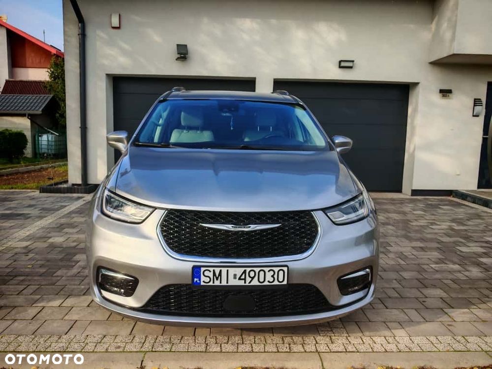 Chrysler Pacifica - 4