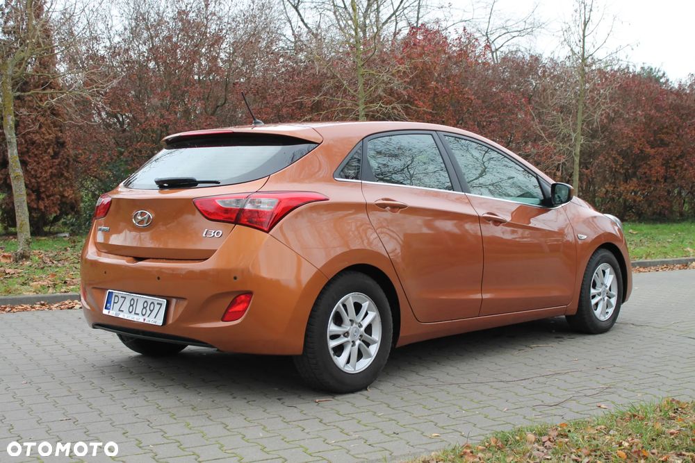 Hyundai i30 1.6 CRDi Premium - 4