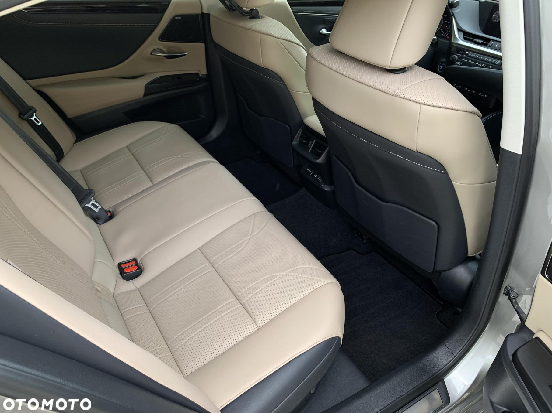 Lexus ES - 13