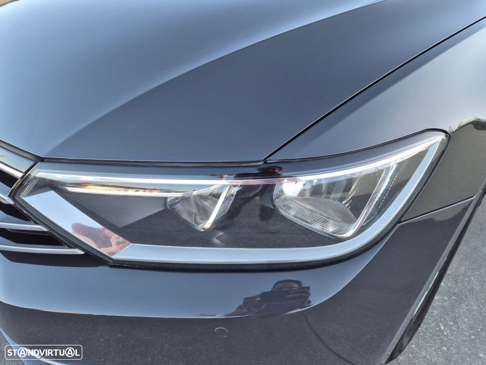 VW Passat Variant 2.0 TDI Confortline - 16