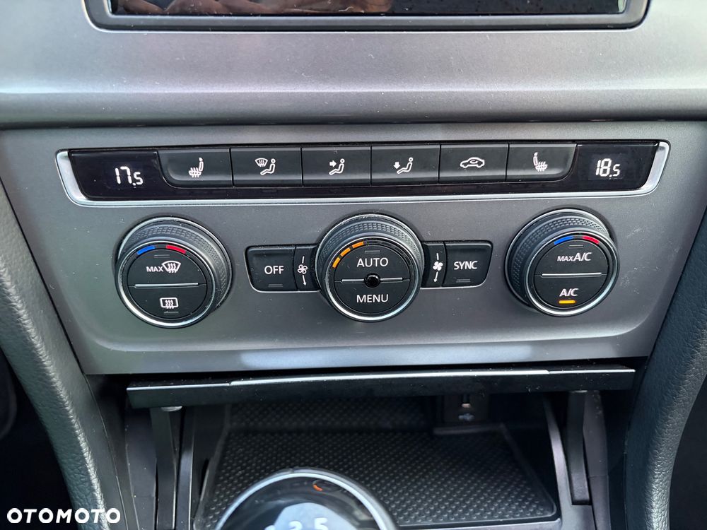 Volkswagen Golf 1.4 TSI ACT BlueMotion Technology Lounge - 29
