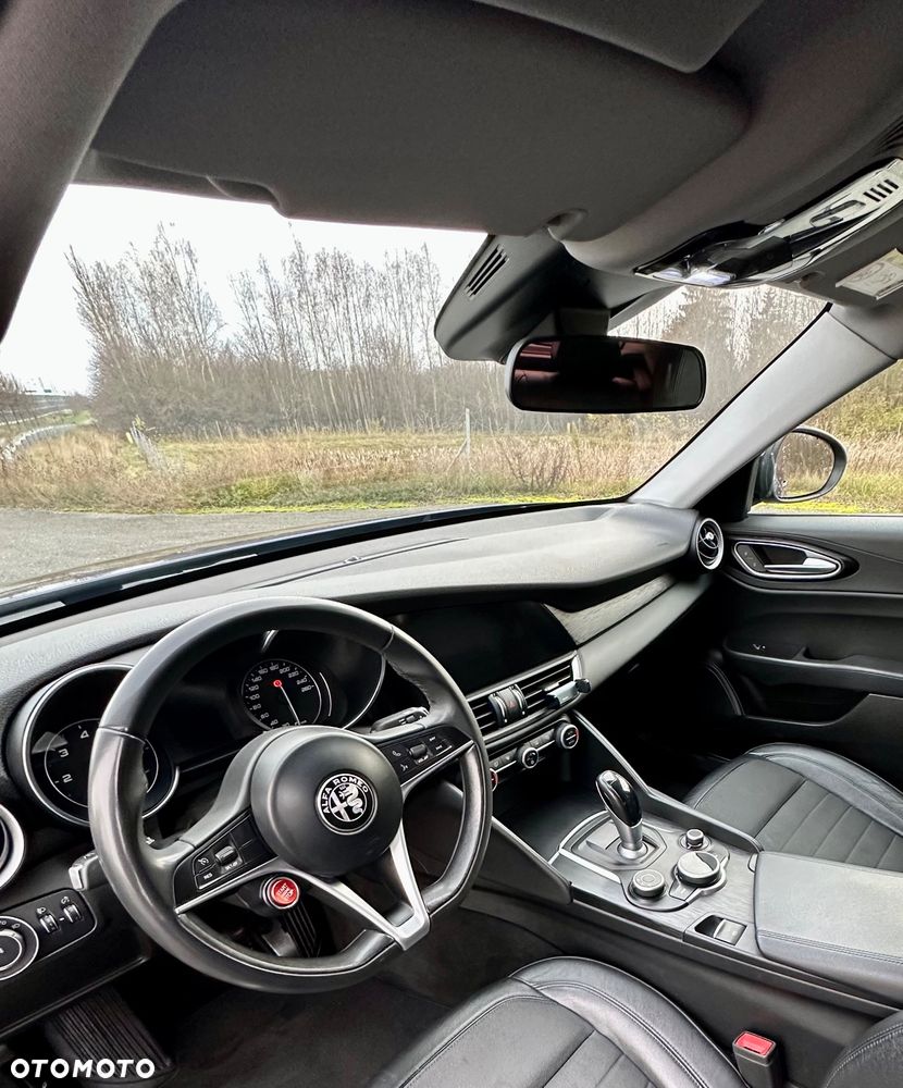 Alfa Romeo Giulia - 12